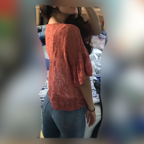 Lace top - Picture 2 of 5